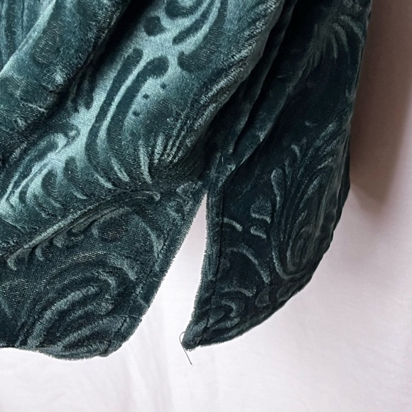Kathie Lee | Vtg Spruce Green Textured Velvet Long Sleeve Top, Large - Picture 4 of 7